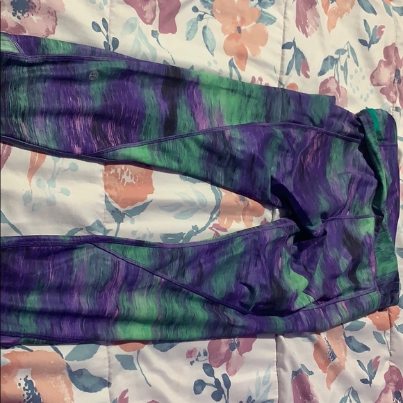 Lululemon leggings 7/8  double waist band - Picture 2 of 4